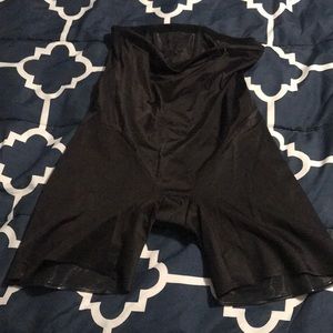 Black tummy tuck with rubber slides